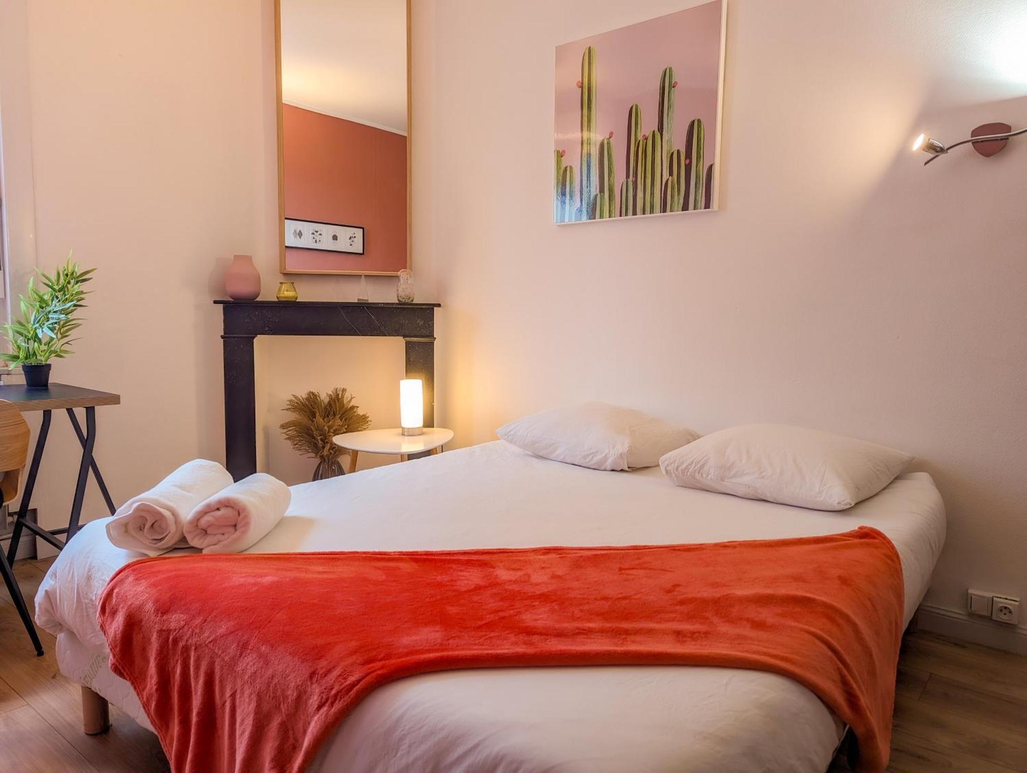 Le Cocon Bleu - Appartement Calme - Parking Gratuit - Fibre อาร์ราส ภายนอก รูปภาพ